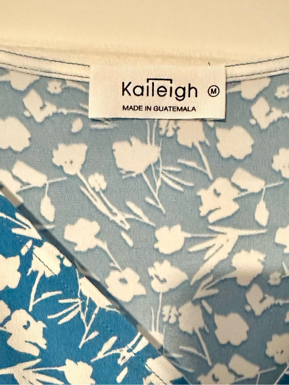 Kaileigh Blue Floral V-Neck Midi Dress - Picture 5 of 5